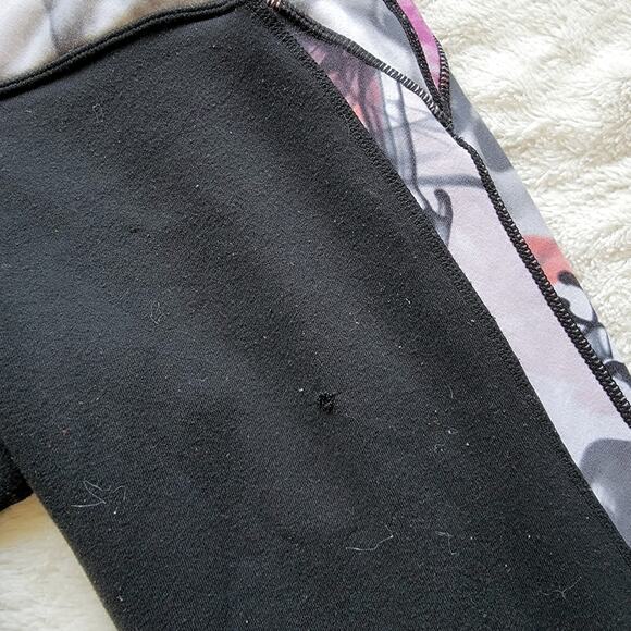 Lululemon Low Rise Capri Length Athletic Leggings - Picture 3 of 5